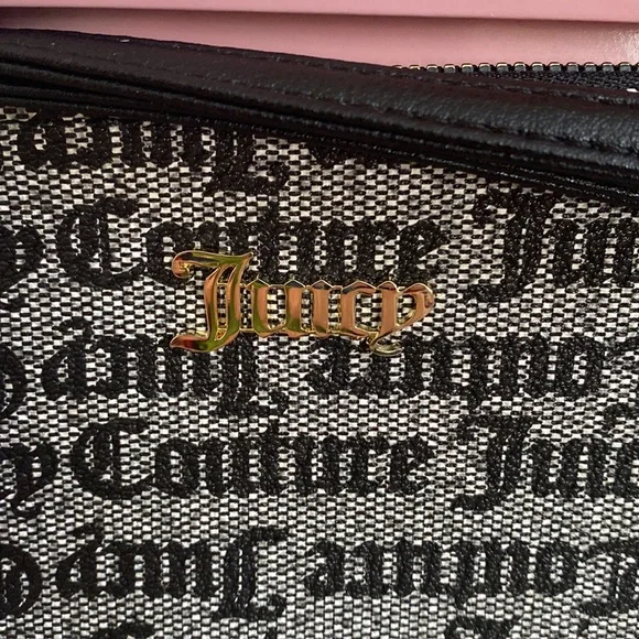 ❤️ ✨SALE!✨ Juicy Couture ‘Goth Stat’ Gift Set - Wristlet, Card Case, Keychain - Picture 5 of 8